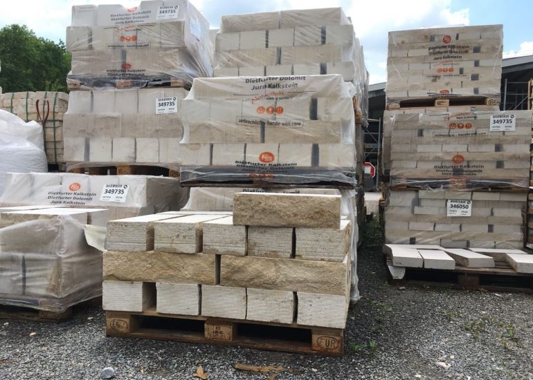 Gartenmauer bauen leicht gemacht: Systemmauerwerk „Frankenmauer“