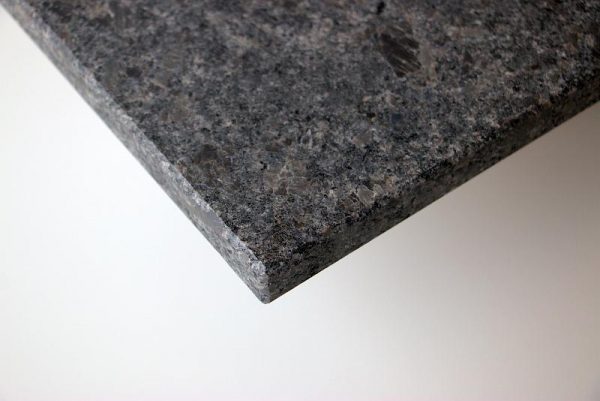 Fensterbank Granit Steel grey, 6 Seiten gebürstet, alle Kanten gefast