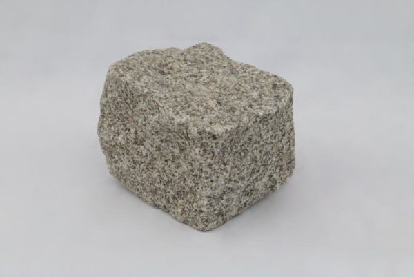 Pflasterstein Granit Bayer. Wald Feinkorn, gespalten, gelb-grau