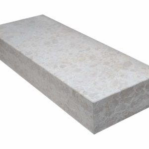 Blockstufe Kalkstein Kanfanar® ‚Typ Exklusiv‘, sandgestrahlt, gebürstet, beige