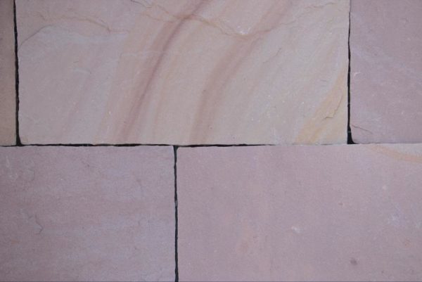 Terrassenplatte Sandstein Terra Modak, spaltrau, Kanten handbekantet