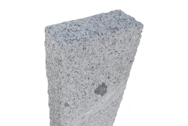 Palisade Granit Bravo, gesägt und gespitzt