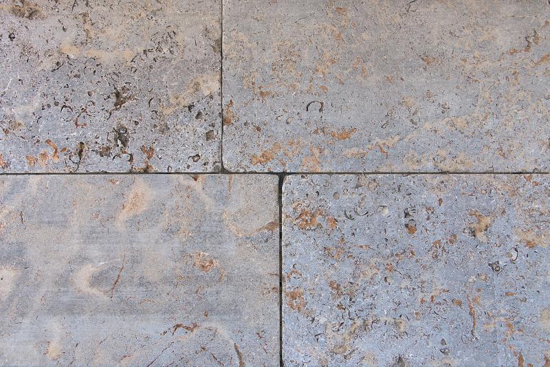 Terrassenplatte Muschelkalk, gesägt und getrommelt Terrassenplatte Muschelkalk, gesägt und getrommelt