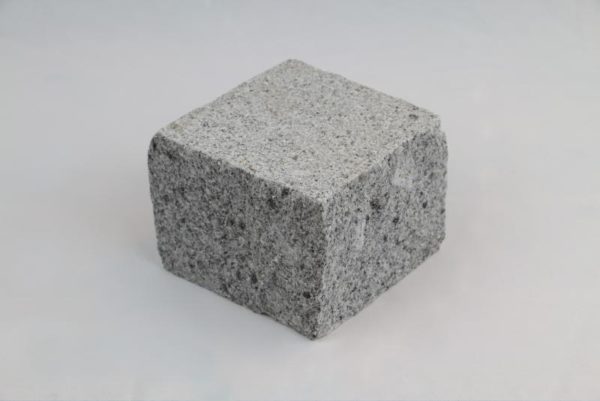 Pflasterstein Granit Granja, Oberfläche kugelgestrahlt, Kanten gespalten