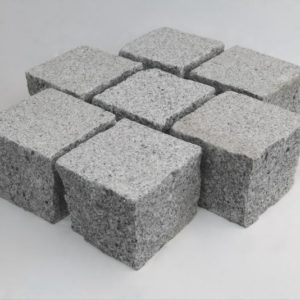 Pflasterstein Granit Granja, Oberfläche kugelgestrahlt, Kanten gespalten