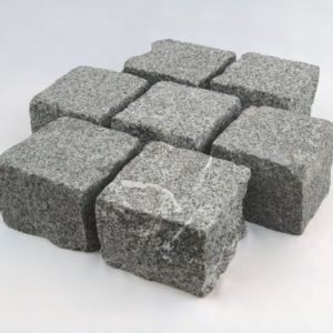Pflasterstein Granit Kolchis®, Oberfläche geflammt, Kanten gespalten