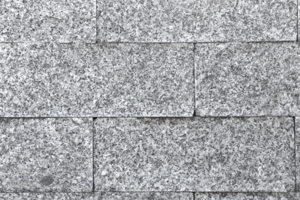 Mauerstein Granit Grobkorn, gespalten und gesägt