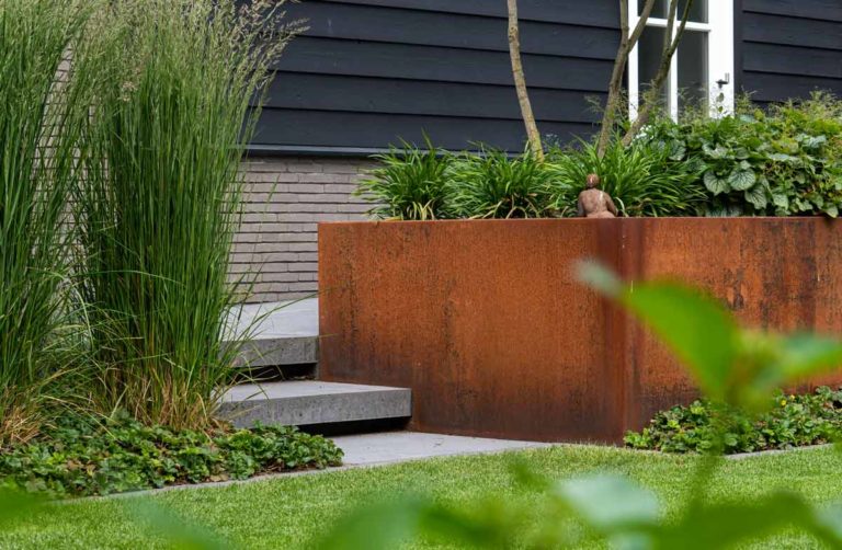 Mehr über den Artikel erfahren Pflanzkübel/Blumenkübel/Pflanzgefäße/Pflanztröge